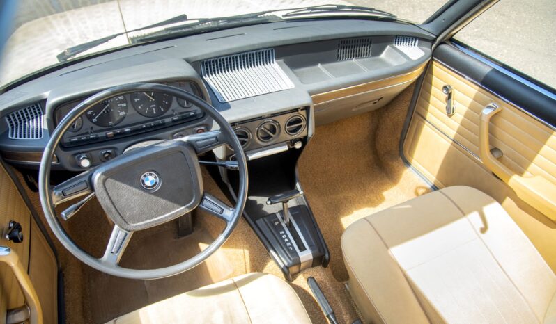 1975  Limuzína BMW 5 Series full