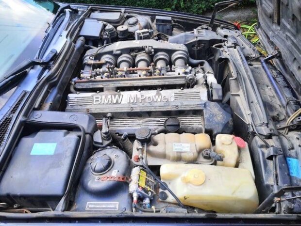 1991  Limuzína BMW M5 full